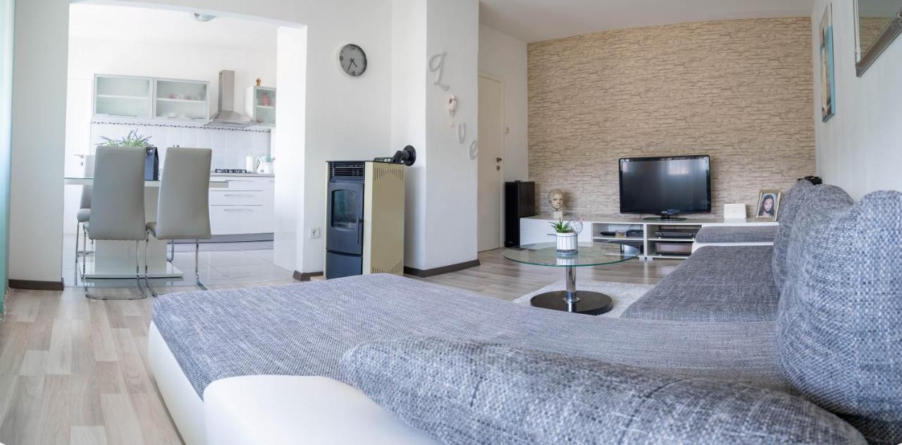 Апартаменти Apartman M Книн Екстер'єр фото