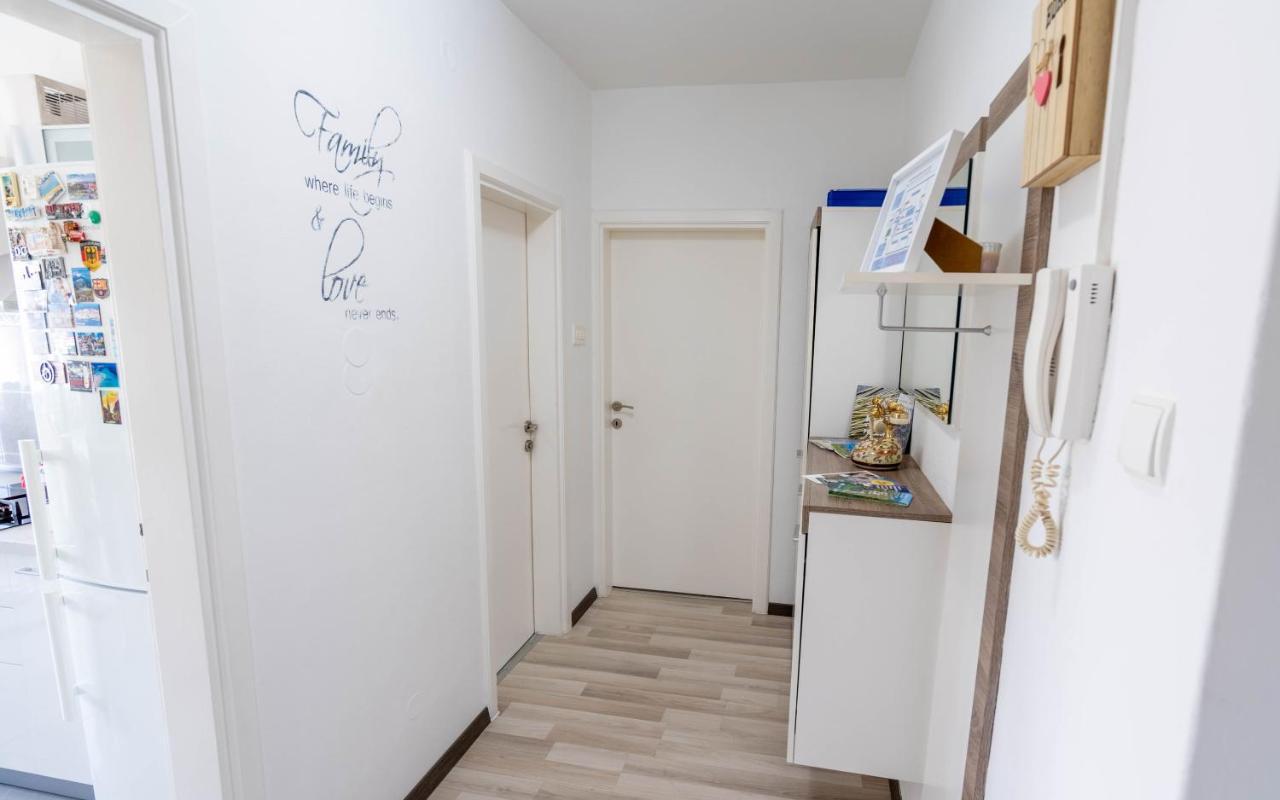 Апартаменти Apartman M Книн Екстер'єр фото