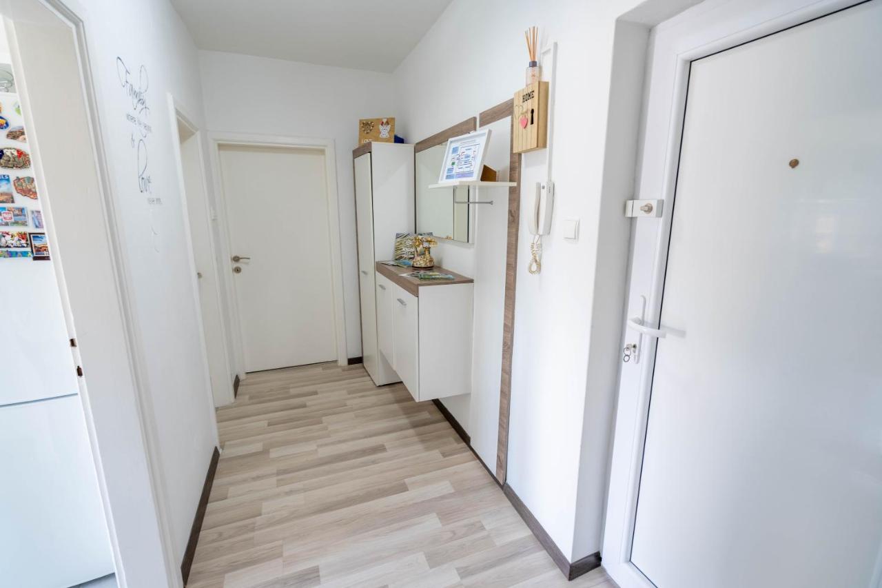 Апартаменти Apartman M Книн Екстер'єр фото