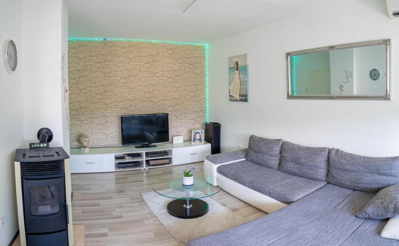 Апартаменти Apartman M Книн Екстер'єр фото