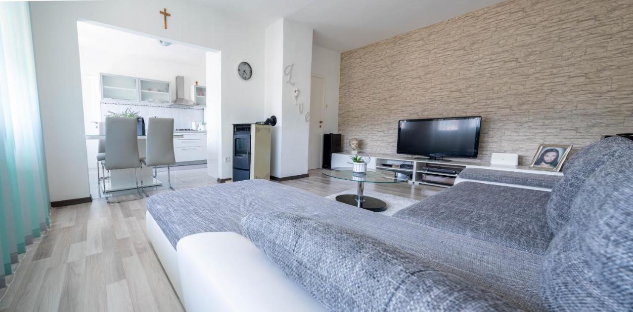 Апартаменти Apartman M Книн Екстер'єр фото